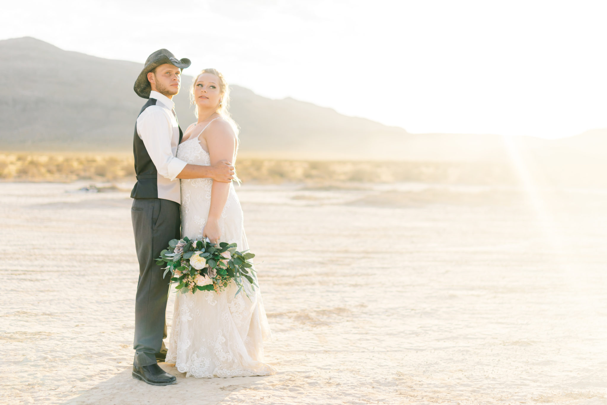 wedding couple in desert