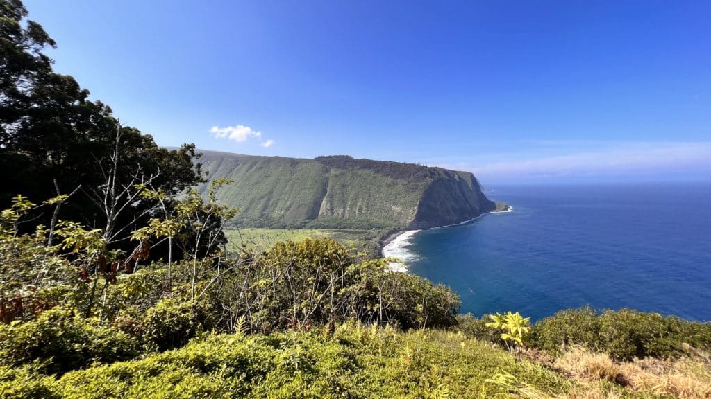 travel guide big island waipio lookout